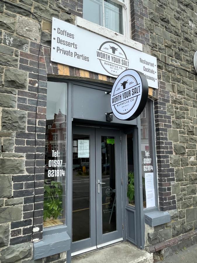 Hampton Hotel & Restaurant Llandrindod Wells Exterior photo